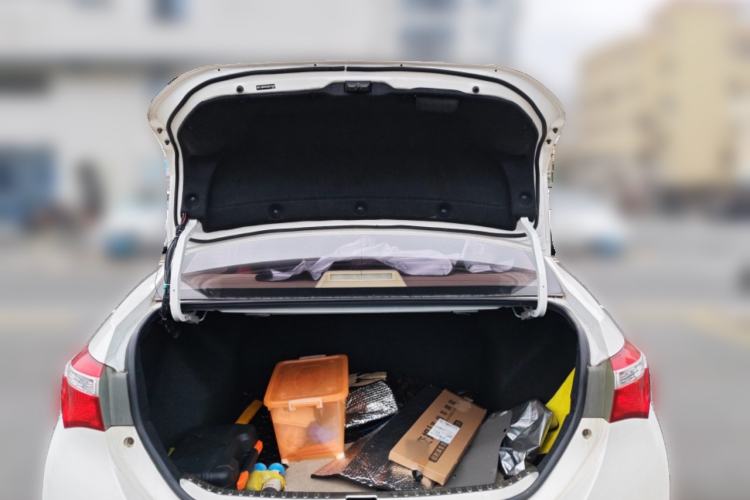 Used Toyota Corolla 2017 1.6L CVT GL Trunk