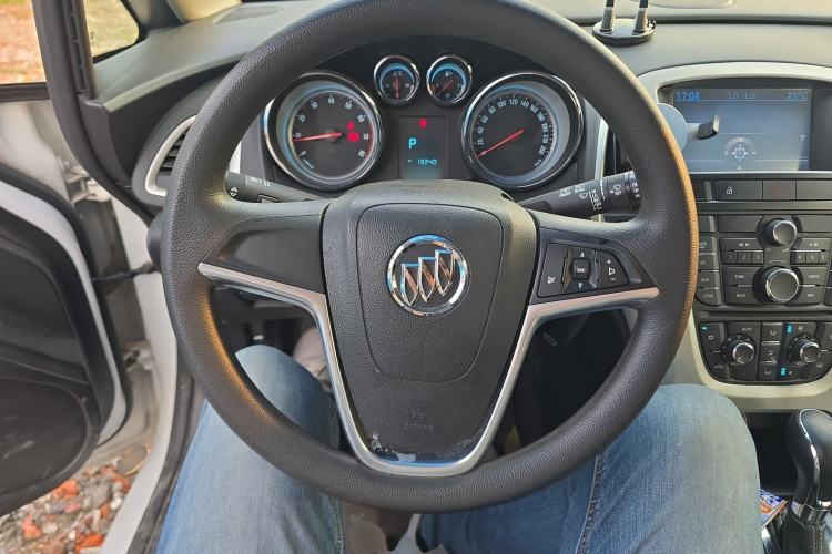Used Buick GT 2013 XT 1.6L Automatic Fashion Edition Steering Wheel