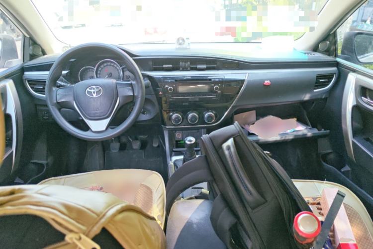 Used Toyota Corolla 2017 Revised Version 1.6L Manual GL Center Console