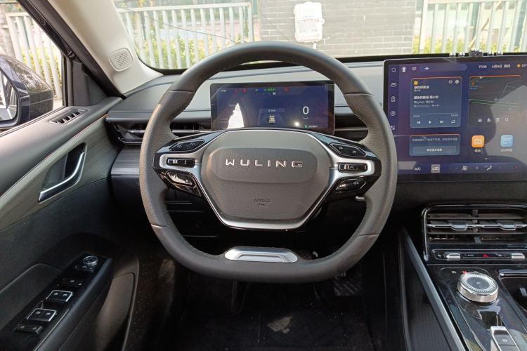 Used Wuling Xingguang 2024 Co-Creation Edition 510 Advanced Model Steering Wheel