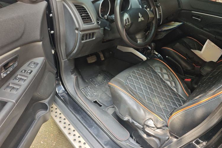 Used Mitsubishi ASX 2013 2.0L CVT Two-Wheel Drive Elite Edition Driver Seat