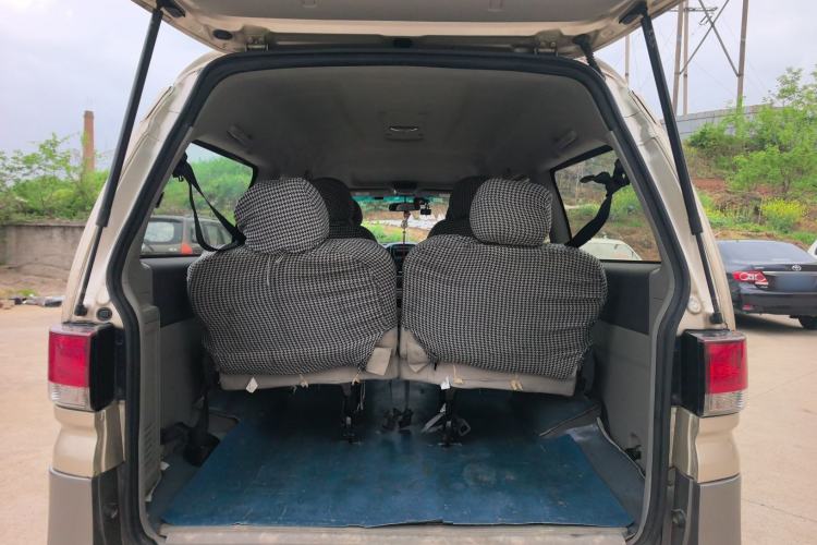 Used FORTHING Lingzhi 2017 M3L 1.6L 7-Seater Comfort Model Trunk