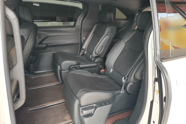 Used Toyota SIENNA 2021 2.5L Hybrid Premium Edition Left Rear Seat