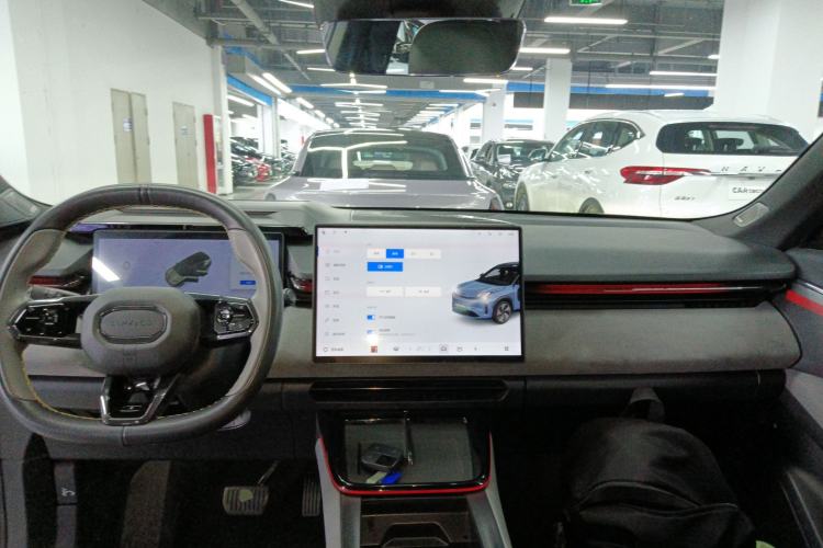 Used Lynk & Co 08 EM-P 2023 120km Long-Range Halo
