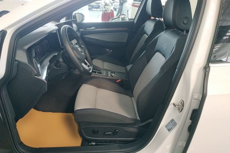 Used Volkswagen Golf 2025 300TSI R-Line