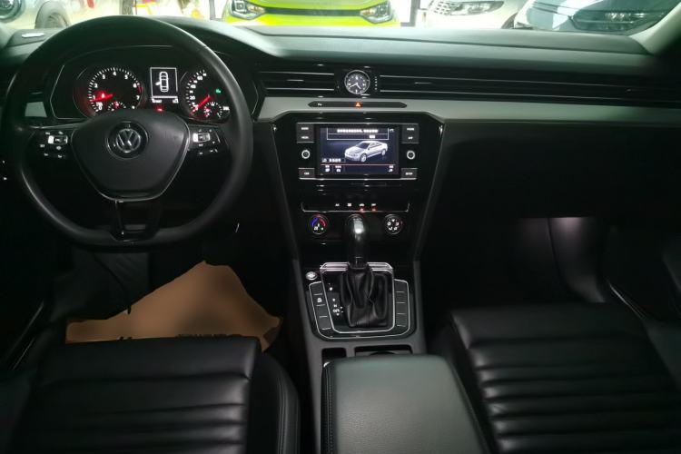 Used Volkswagen Magotan 2019 330TSI DSG Leading Model China VI Standard