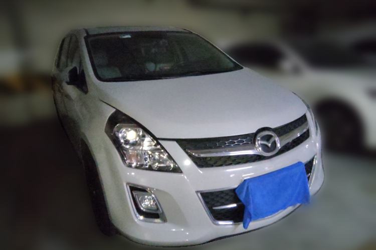 Used Mazda 8 2013 2.5L Ultimate Edition Front Right 45 Deg