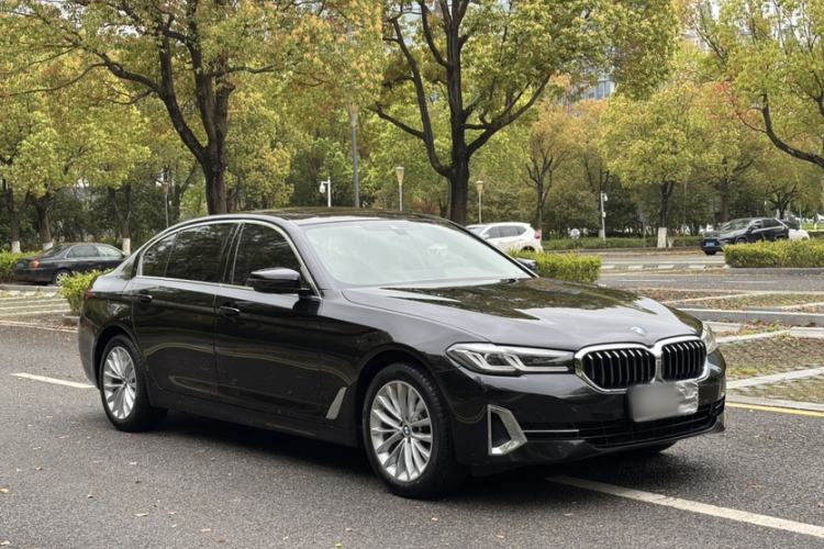 Used BMW 5 Series 2022 Second Facelift 525Li Luxury Package Exterior 3