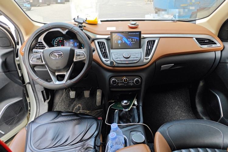 Used Soueast DX7 2018 1.5T Manual Luxury Model Center Console