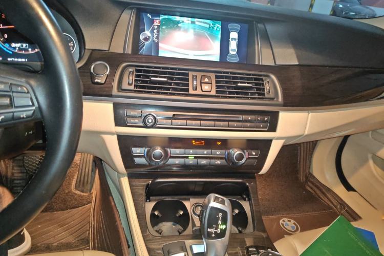 Used BMW 5 Series 2014 525Li Luxury Design Package
