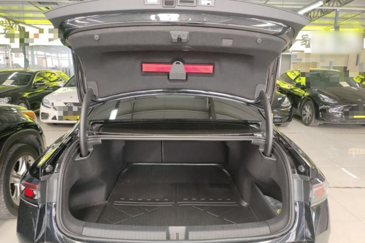 Used Volkswagen Magotan 2024 300TSI DSG Prestige Edition—A Real Eye-Catcher
