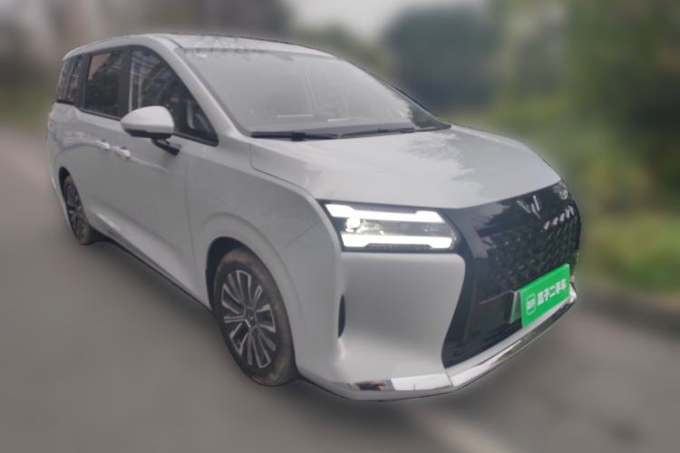 Used Wuling Wuling Starlight 730 2025 Model Plug-in Hybrid 125km Luxury Edition