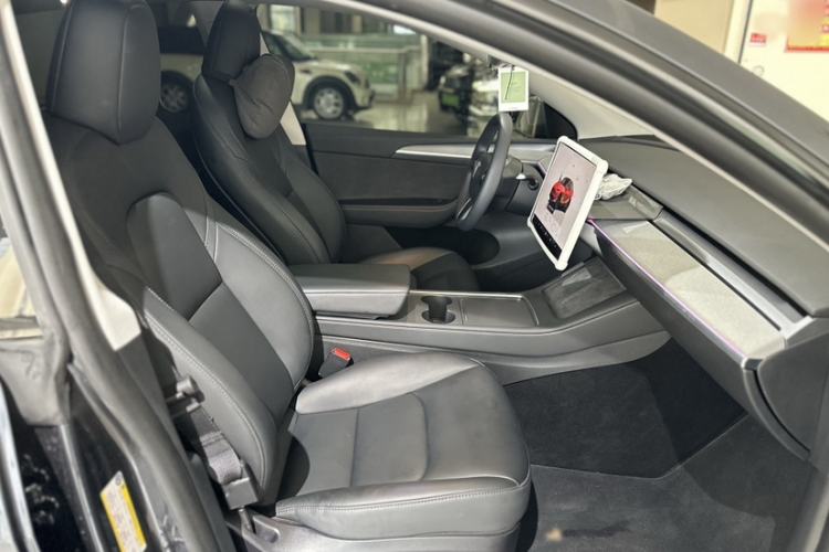 Used Tesla Model Y 2024 Rear-Wheel-Drive Version Right Front Seat