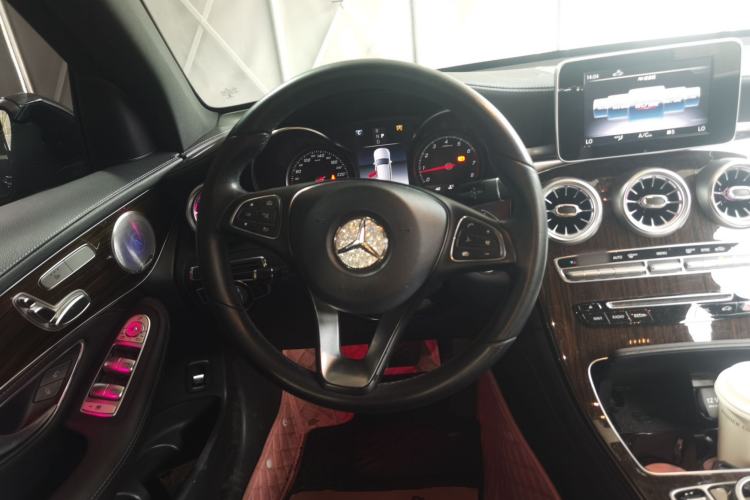 Used Mercedes-Benz GLC 2019 GLC 260 L 4MATIC Dynamic Model Steering Wheel