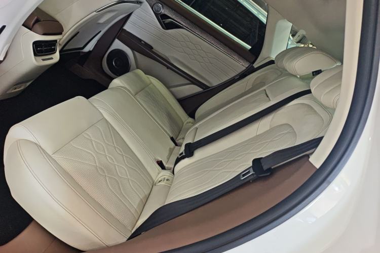 Used VOYAH FREE 2021 Four-Wheel Drive Standard Range-Extended Exclusive Luxury Package Left Rear Seat