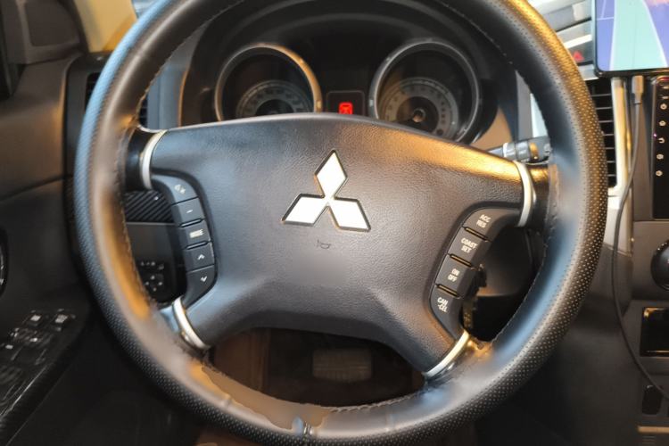 Used Mitsubishi Pajero 2018 3.0L Automatic Comfort Edition
