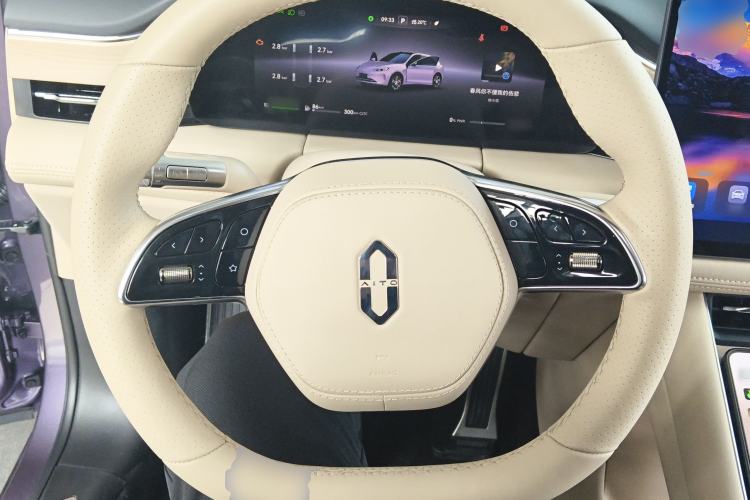 Used Hima AITO M5 2025 Extended-Range Ultra All-Wheel-Drive Version Steering Wheel