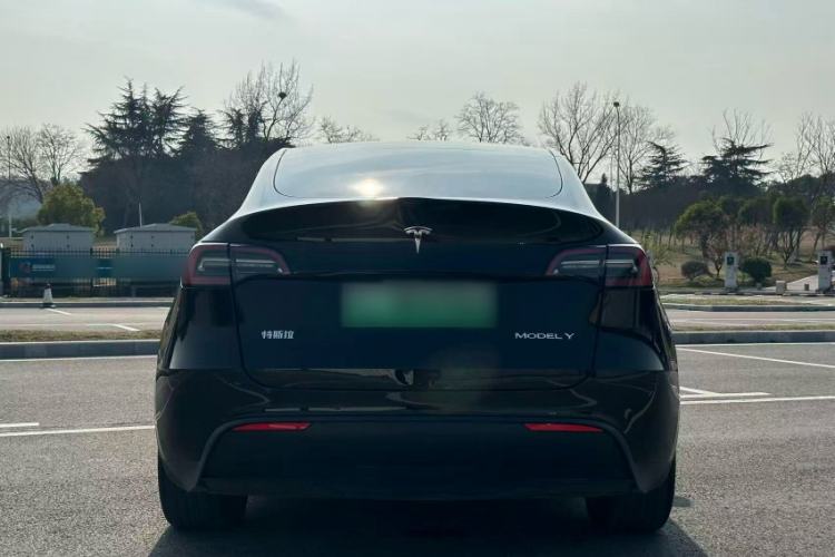 Used Tesla Model Y 2021 Standard Range Rear-Wheel Drive Version Exterior 3