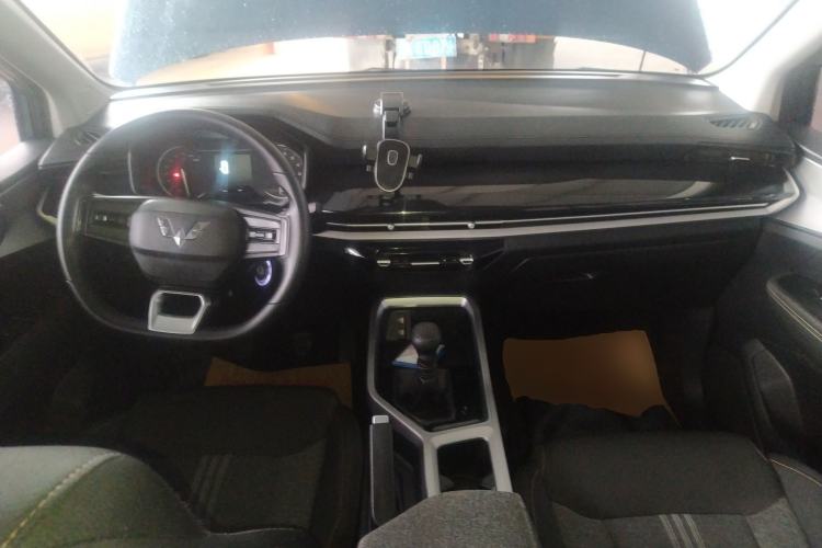 Used Wuling Jiachen 2022 1.5L Manual Enjoyment Elite Model
