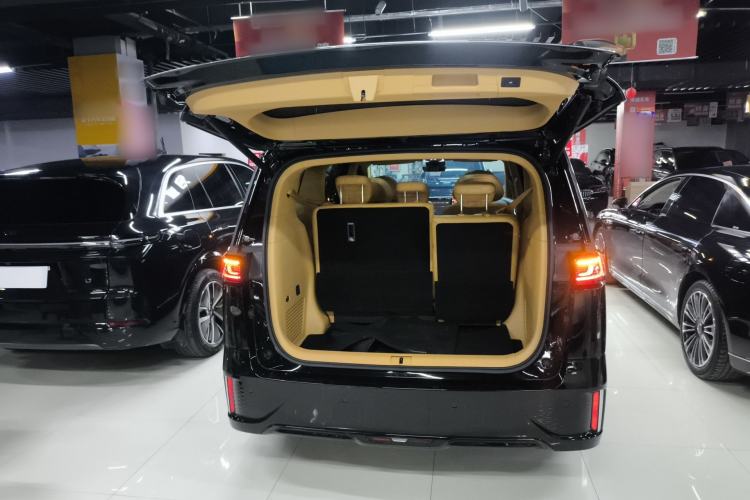 Used VOYAH Dream 2025 PHEV Four-Wheel Drive Excellence Kunpeng Edition Trunk