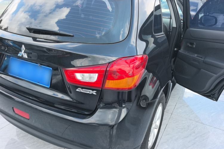 Used Mitsubishi ASX 2013 2.0L CVT Two-Wheel Drive Elite Edition Right Rear Taillight