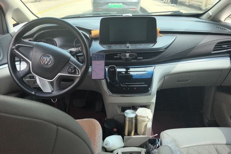 Used Buick GL8 2023 Land Executive Class Comfort Model
