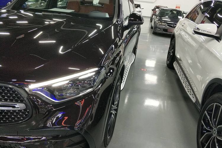 Used Mercedes-Benz GLC 2023 Facelifted GLC 300 L 4MATIC Luxury Version 5 Seats