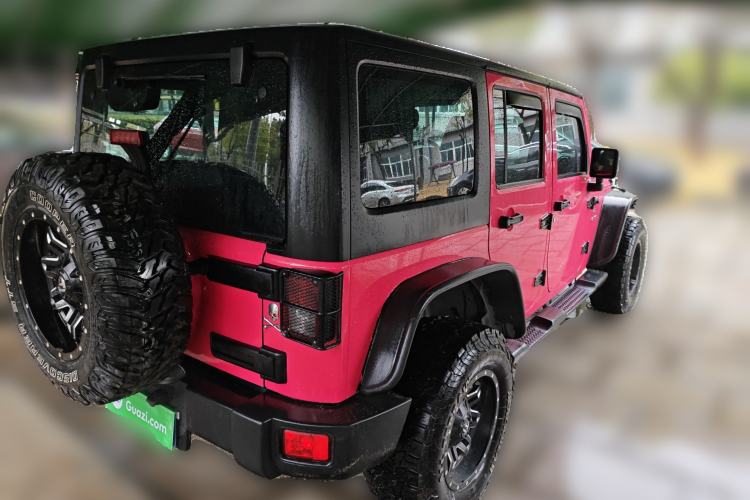 Used Jeep Wrangler 2015 3.0L Sahara Four-Door Comfort Edition
