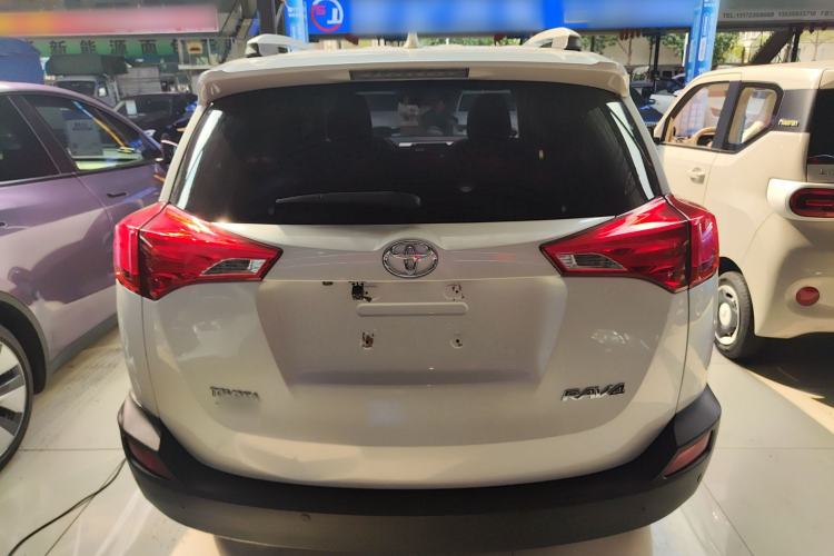 Used Toyota RAV4 2015 2.0L CVT Two-Wheel Drive Fashion Edition
