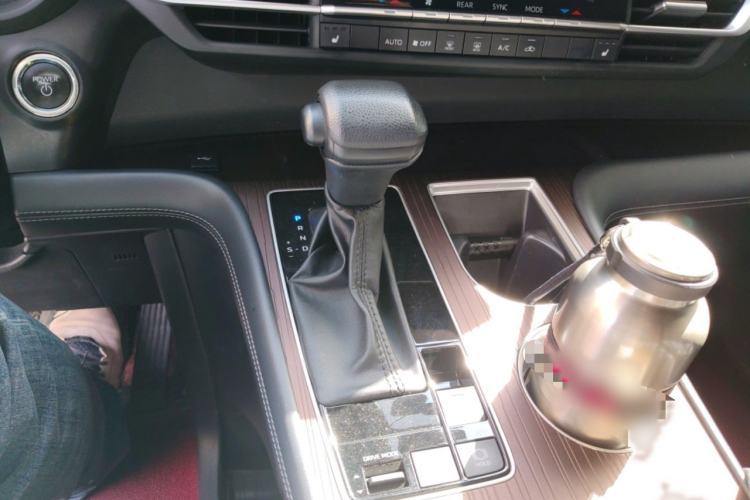 Used Toyota Granvia 2024 2.5L Hybrid Luxury Edition Gear Lever