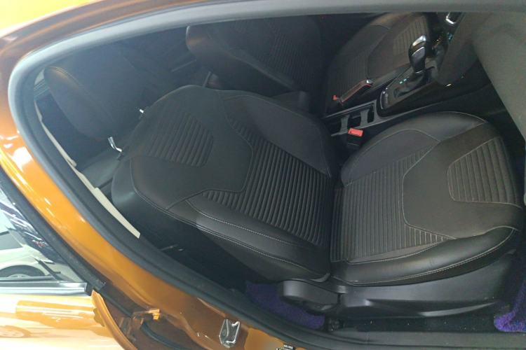 Used Ford Focus 2015 Hatchback 1.6L Automatic Fashion Edition Right Front Seat