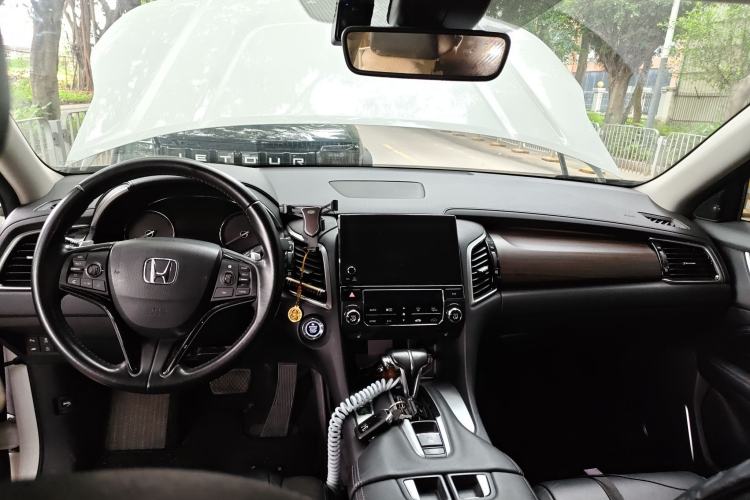 Used Honda Avancier 2019 240TURBO Two-Wheel Drive Premium Edition Center Console