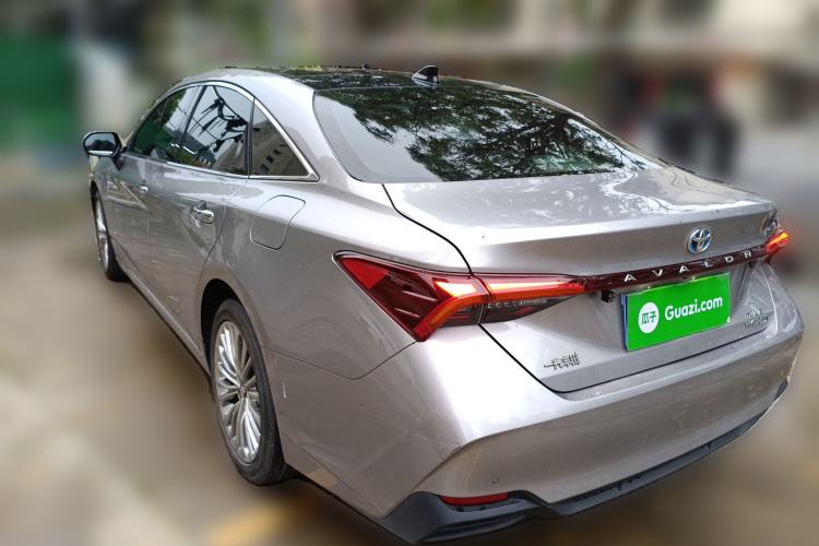 Used Toyota Avalon 2019 Dual-Engine 2.5L XLE Prestige Version China VI Standard