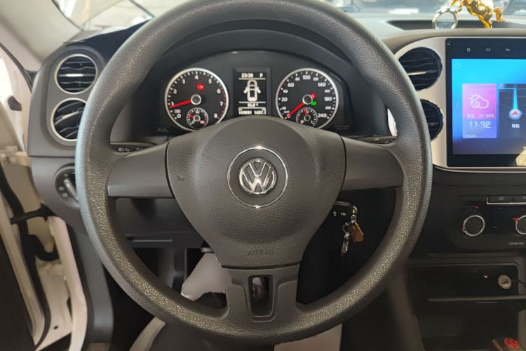 Used Volkswagen Tiguan L 2016 280TSI Automatic Two-Wheel-Drive Silk Road Style Edition
