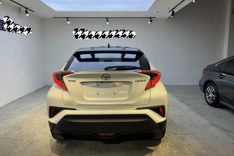 Used Toyota IZOA 2020 2.0L Yichi Version Exterior 4