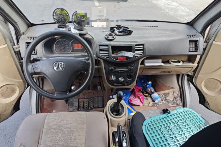 Used BAIC Weiwang 306 2011 1.3L base model 7 seats Center Console
