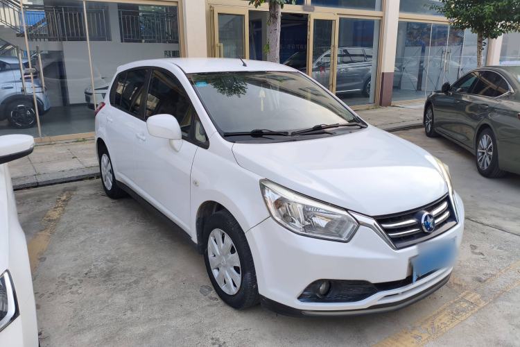 Used Venucia R50 2015 1.6L Automatic Fashion Edition