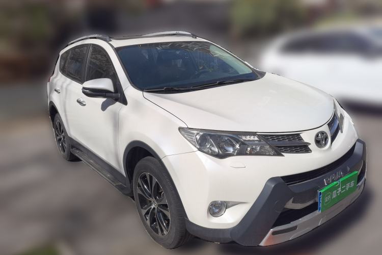 Used Toyota RAV4 2015 2.5L Automatic 4x4 Elite Edition Front Right 45 Deg