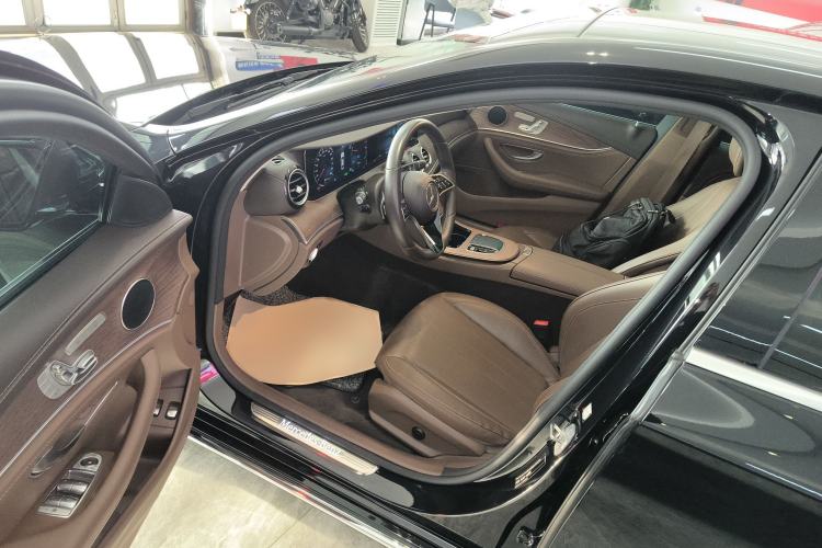 Used Mercedes-Benz E-Class New Energy 2023 E 350 e L Plug-in Hybrid Sedan
