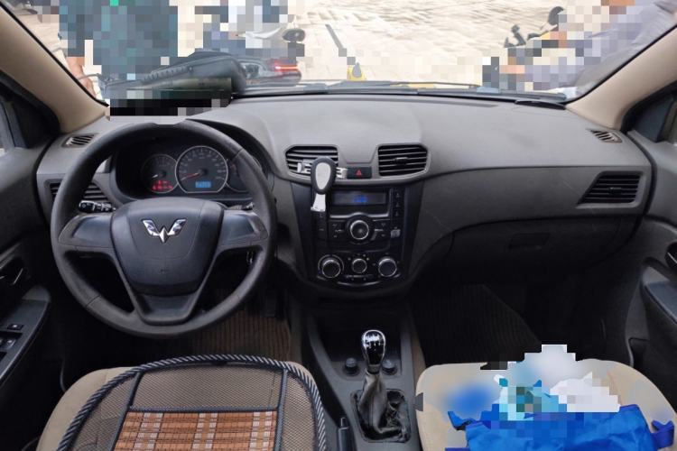 Used Wuling Hongguang 2014 1.5L S Standard Version