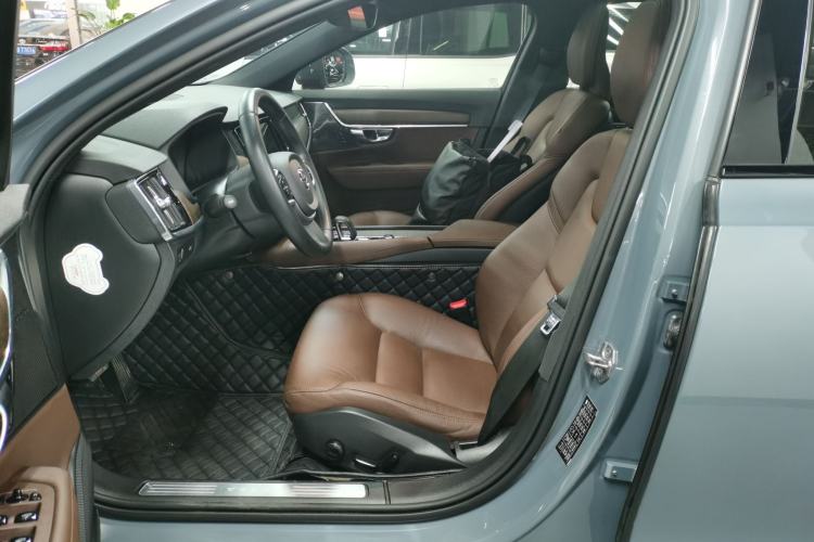 Used Volvo V90 2022 Cross Country B5 AWD Smart Range Edition
