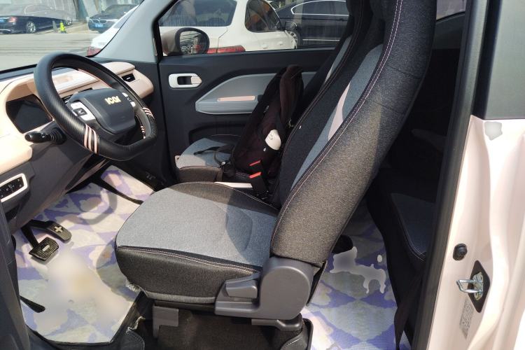 Used Chery QQ Ice Cream 2022 170km Sundae Phosphate Lithium-Ion