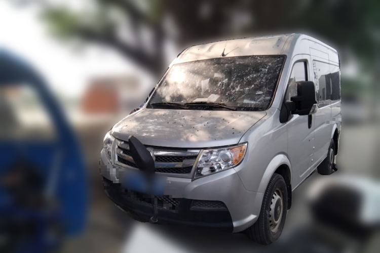 Used Dongfeng Yufeng 2018 2.3TA100 Standard Edition Logistics Vehicle Short Wheelbase Mid-Roof Design 5-9 Seater Powered by WP2.3