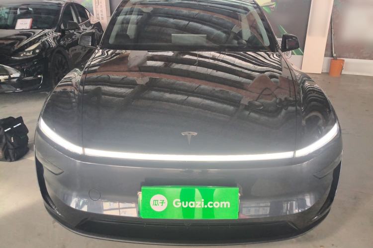 Used Tesla Model Y 2025 Rear-Wheel Drive First Edition Front