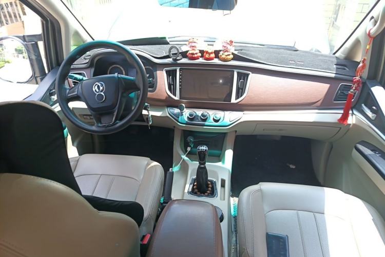 Used FORTHING Lingzhi 2019 M5L 1.6L 7-Seater Luxury Model China VI Standard
