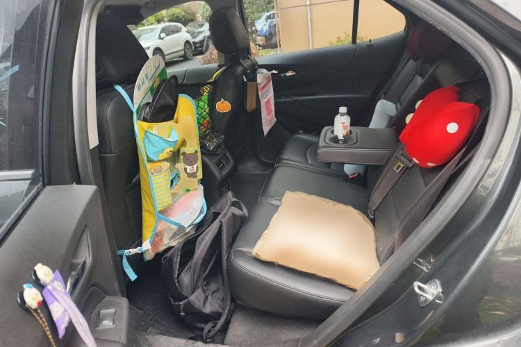 Used Chevrolet Equinox 2019 535T Automatic YuJie Edition China V Standard Left Rear Seat