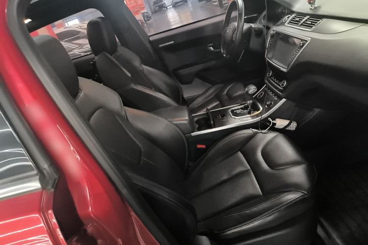 Used Land X7 2015 2.0T Panoramic Prestige Edition
