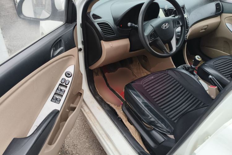 Used Hyundai Verna (older generation) 2014 1.4L Manual Smart GLS Trim
