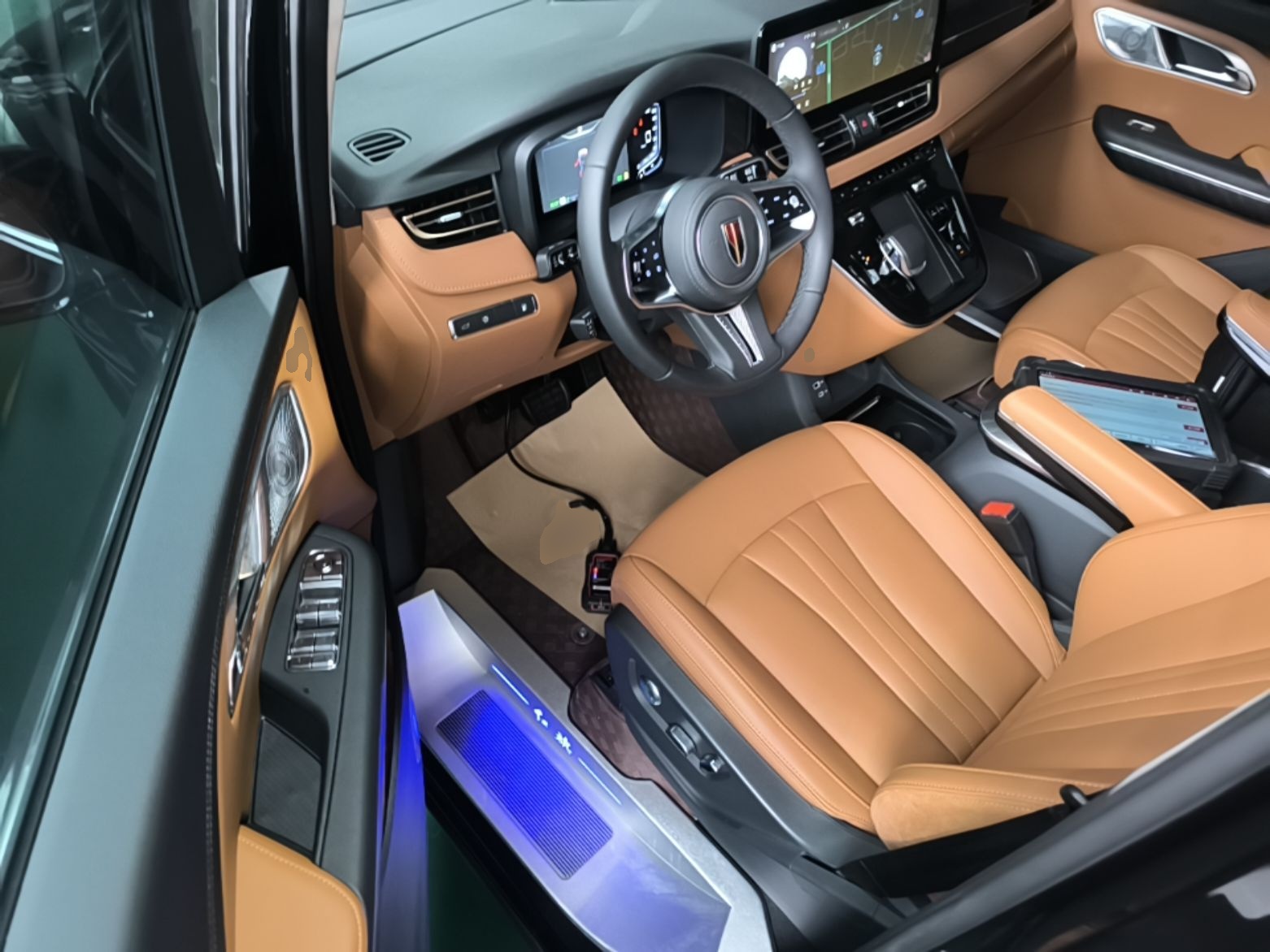 Hongqi HQ9 PHEV 2024 2.0T Four-Wheel Drive Business Edition — снимка 18