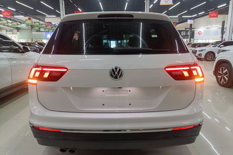 Used Volkswagen Tiguan L 2019 Revised 330TSI Automatic Two-Wheel Drive Smart & Luxury Edition China VI Standard Rear